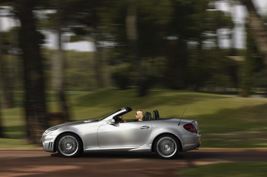  Mercedes-Benz SLK55 AMG 2005 года  (фото 28 из 96)